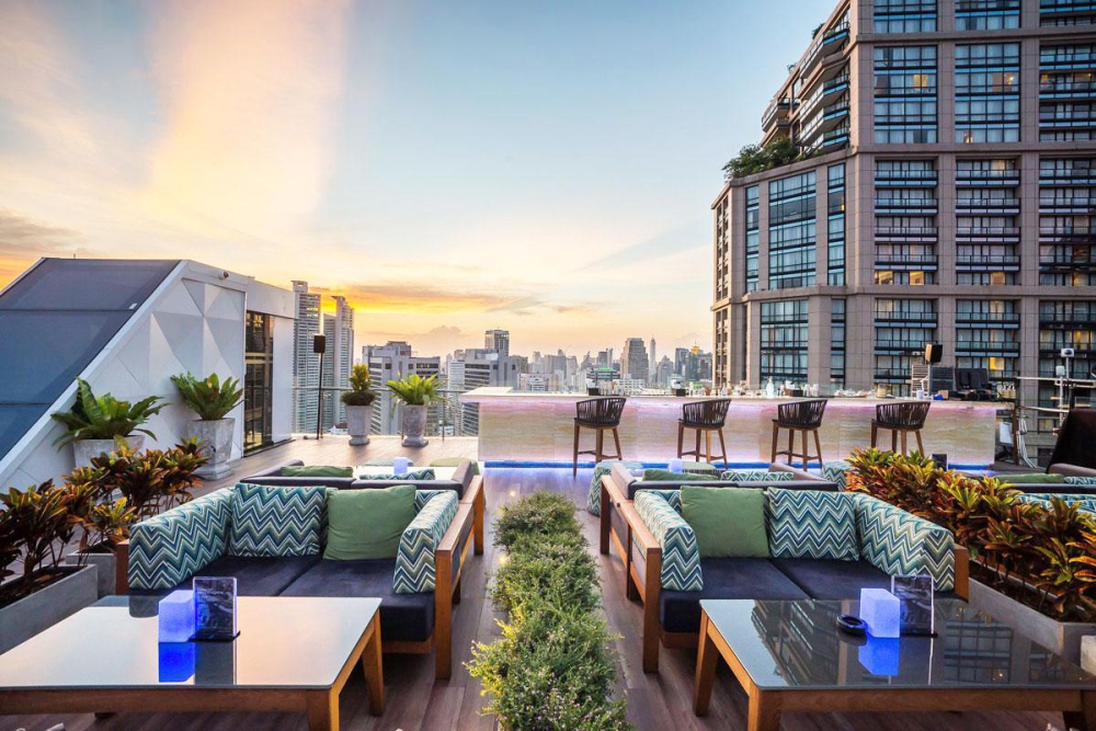 Mojjo Rooftop Lounge & Bar at Skyview Hotel Bangkok<br><span class="port-text-by">Sukhumvit 24</span>