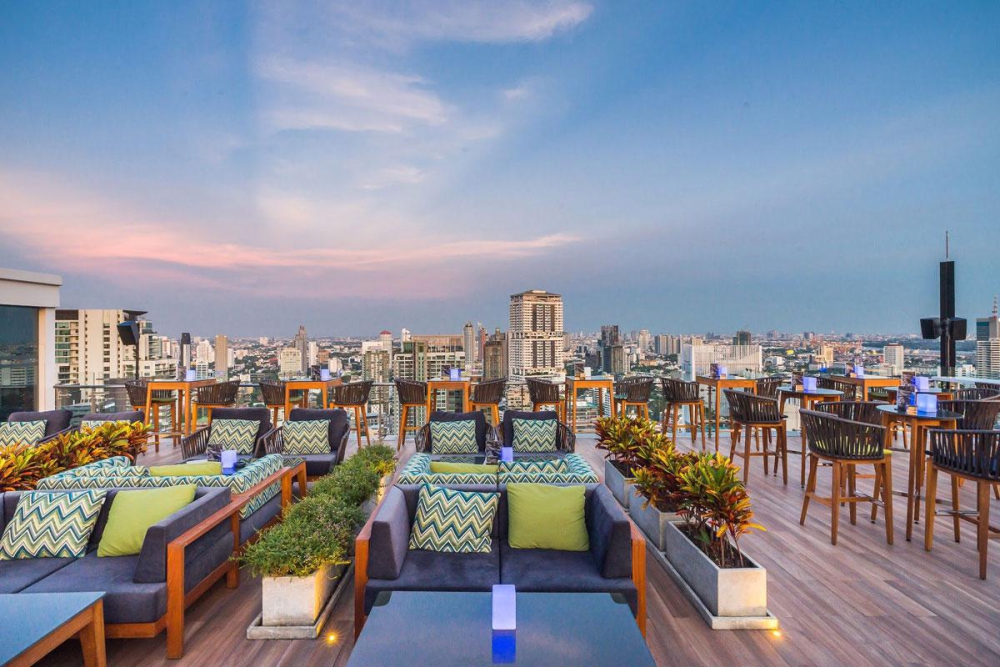 Mojjo Rooftop Lounge & Bar at Skyview Hotel Bangkok<br><span class="port-text-by">Sukhumvit 24</span>