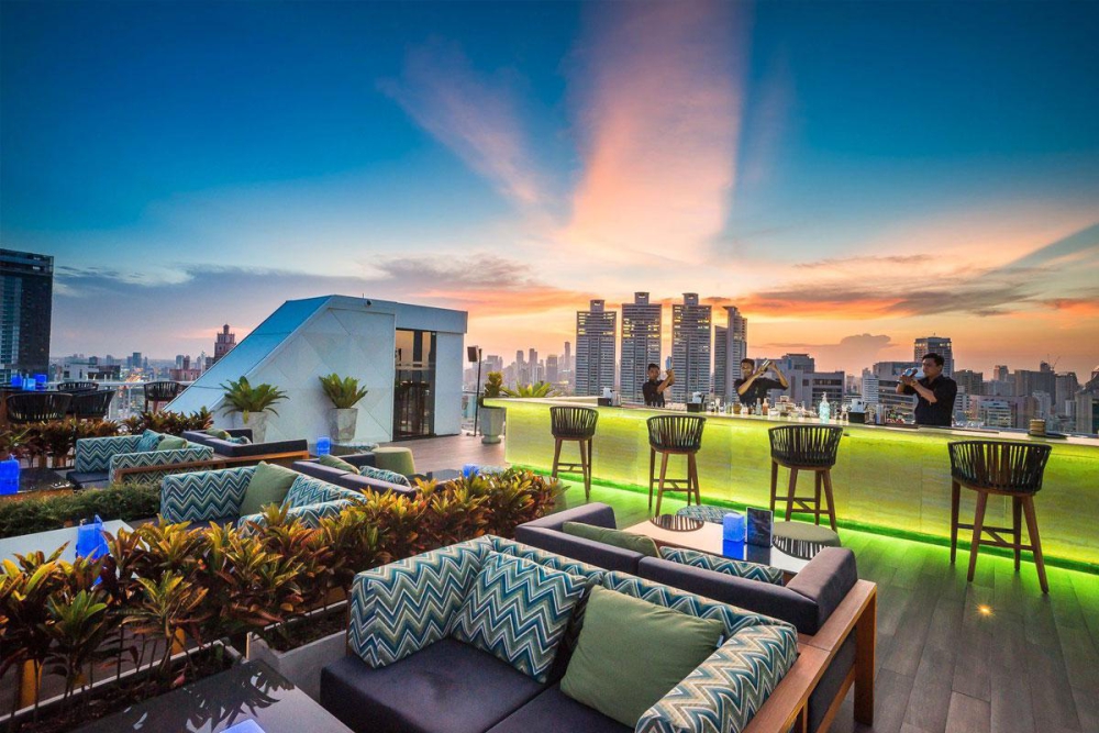 Mojjo Rooftop Lounge & Bar at Skyview Hotel Bangkok<br><span class="port-text-by">Sukhumvit 24</span>